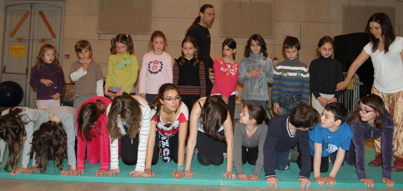 atelier cirque avec Malino et Sophie